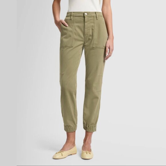 7 For All Mankind NWT Darted Boyfriend Jogger, Sateen Army, 31 - Picture 1 of 15